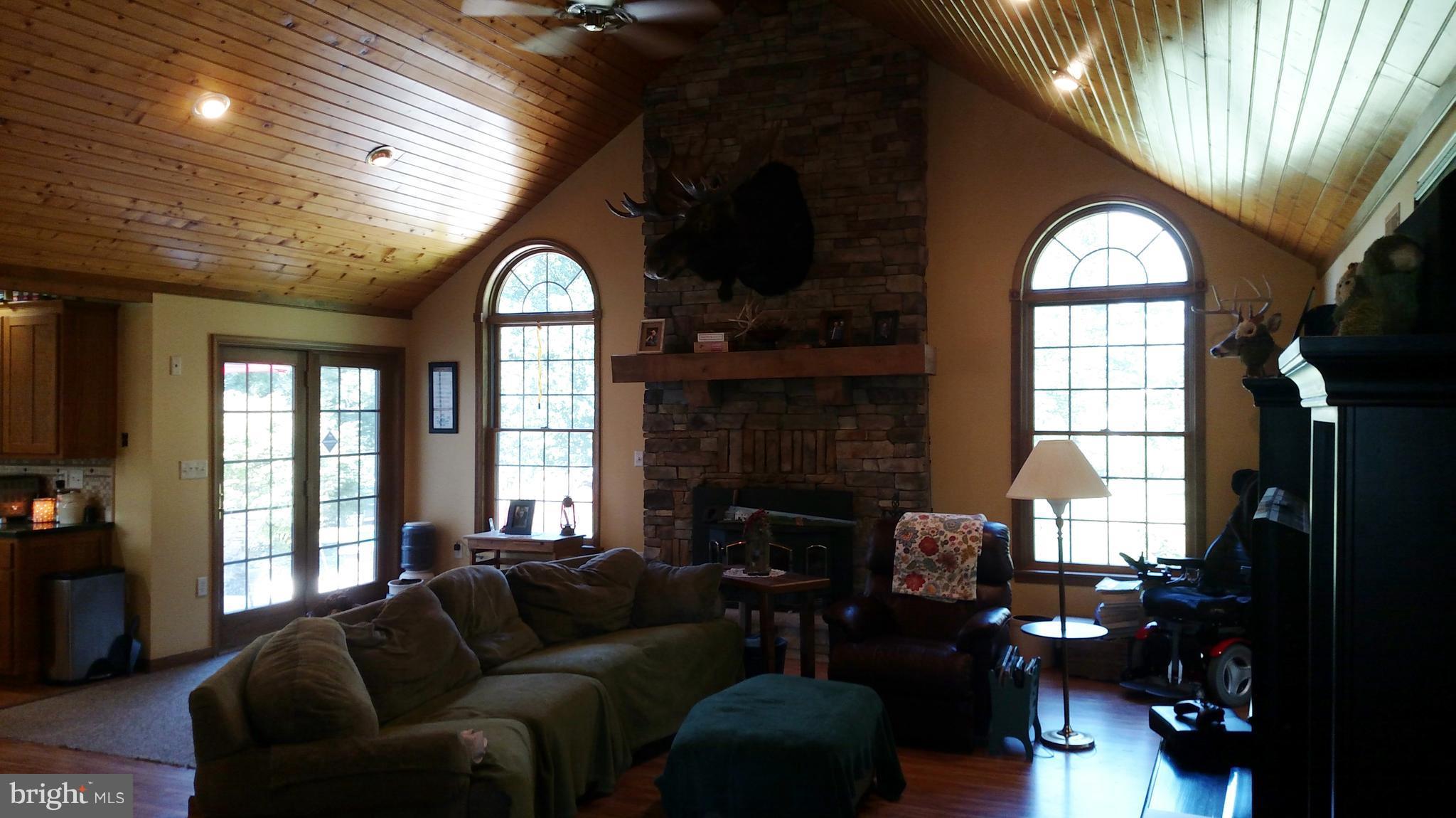 208 Walnut Dale Road Shippensburg, PA 17257 - Photo 6 of 30 Great Room