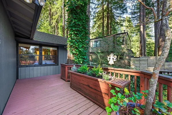 $630,000 | 17450 Summit Avenue, Guerneville, CA 95446