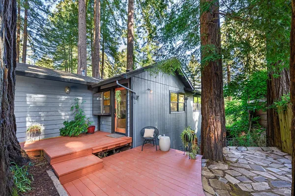 $630,000 | 17450 Summit Avenue, Guerneville, CA 95446