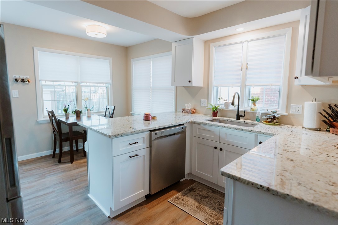6522 Ridgewood Lakes Drive Parma, OH 44129 - Photo 8 of 23