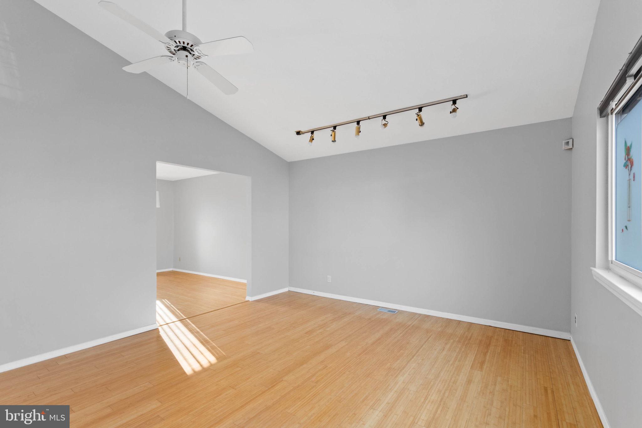 4 Gardner Road Cherry Hill, NJ 08034 - Photo 5 of 35 Living RM