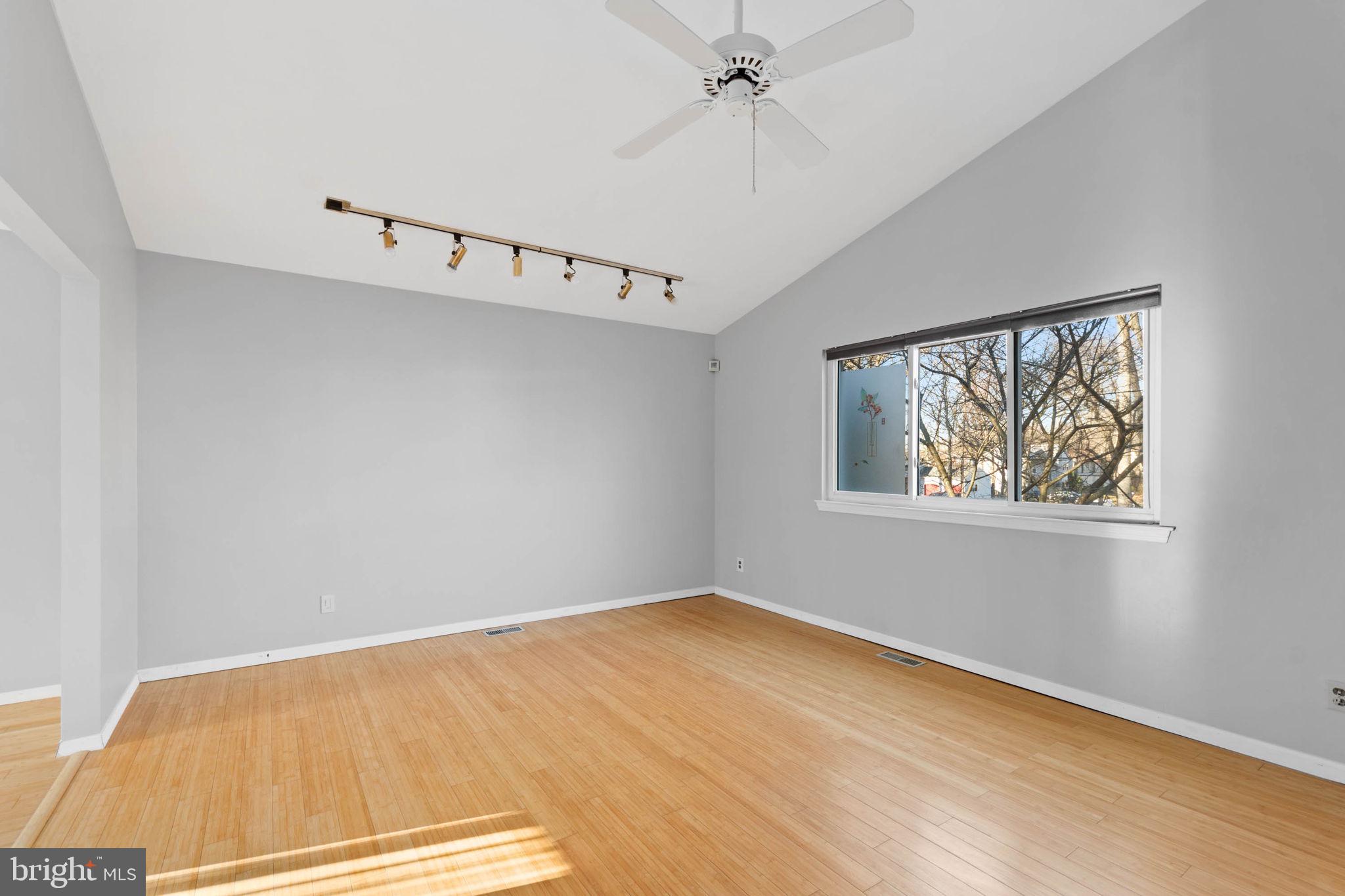 4 Gardner Road Cherry Hill, NJ 08034 - Photo 6 of 35 Living RM