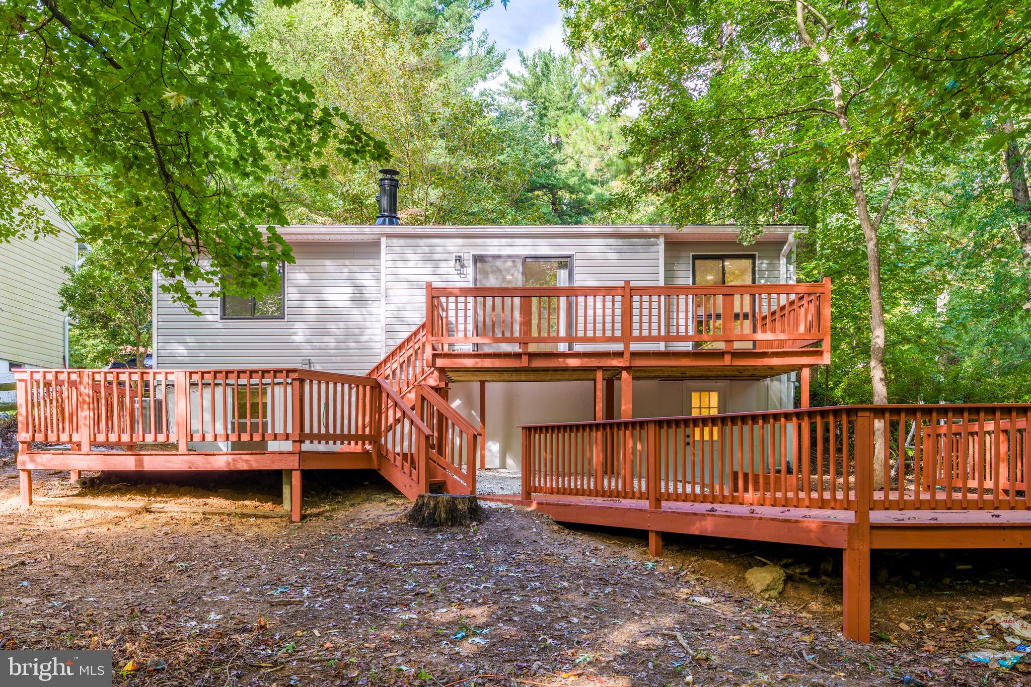 11586 Red Leaf Court Reston, VA 20191 - Photo 34 of 46 Gallery Image 34