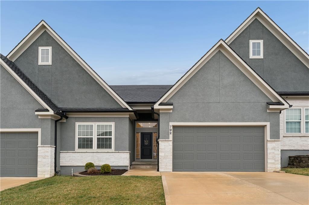 792 Northeast Algonquin Street Lee's Summit, MO 64064 - Photo 1 of 32