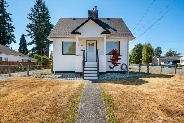 $600,000 | 1702 Cedar Street, Unit A, Everett, WA 98201