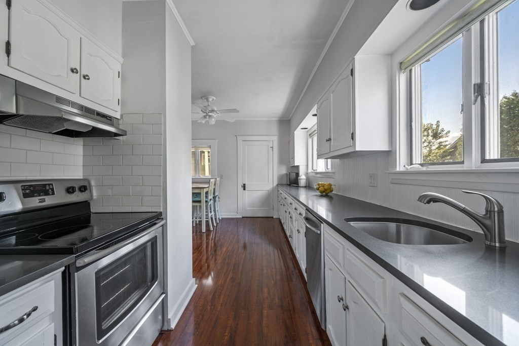 64 Farragut Road Swampscott, MA 01907 - Photo 13 of 35