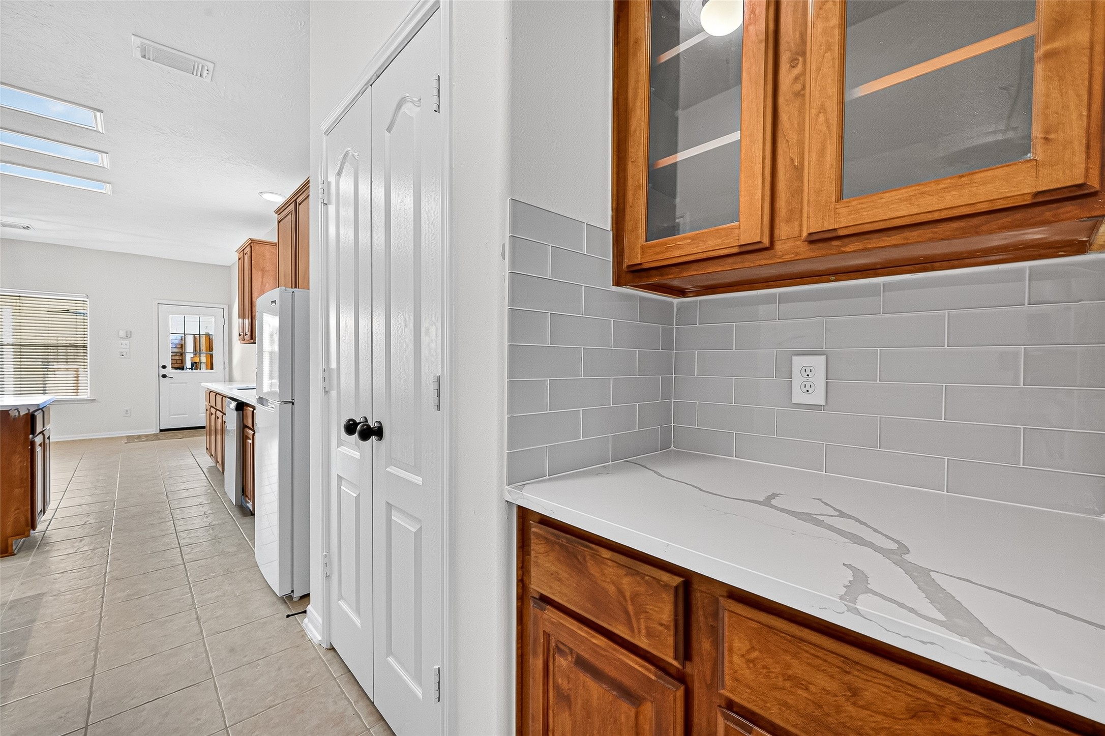 11727 Spring Path Court Tomball, TX 77377 - Photo 15 of 50 a view of a bathroom with staircase