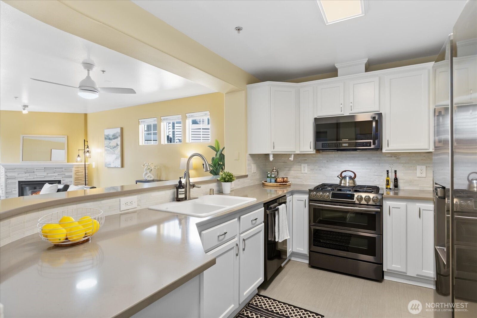 8500 Main Street, Unit F215 Edmonds, WA 98026 - Photo 8 of 24 Gallery Image 8