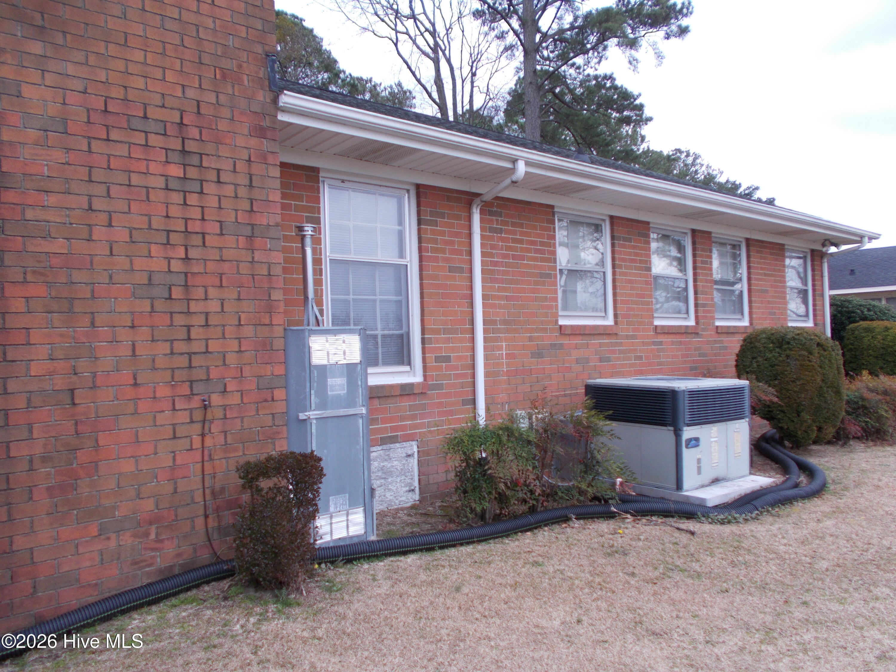 1606 Hardee Road Kinston, NC 28504 - Photo 3 of 13 DSCN2668