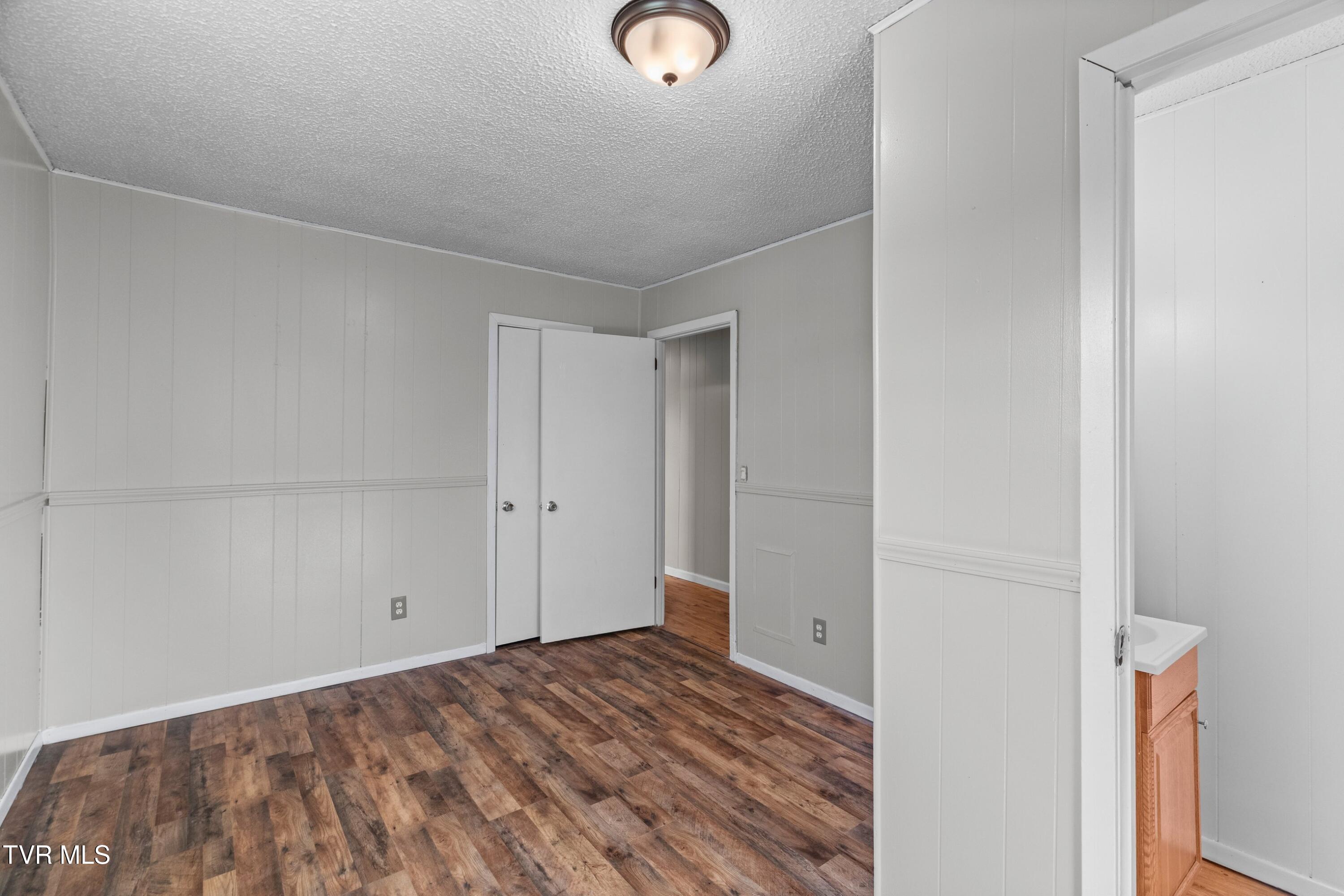 300 Glades Circle Bean Station, TN 37708 - Photo 8 of 36 012-300GladeCircle-BeanStation-TN-37708-