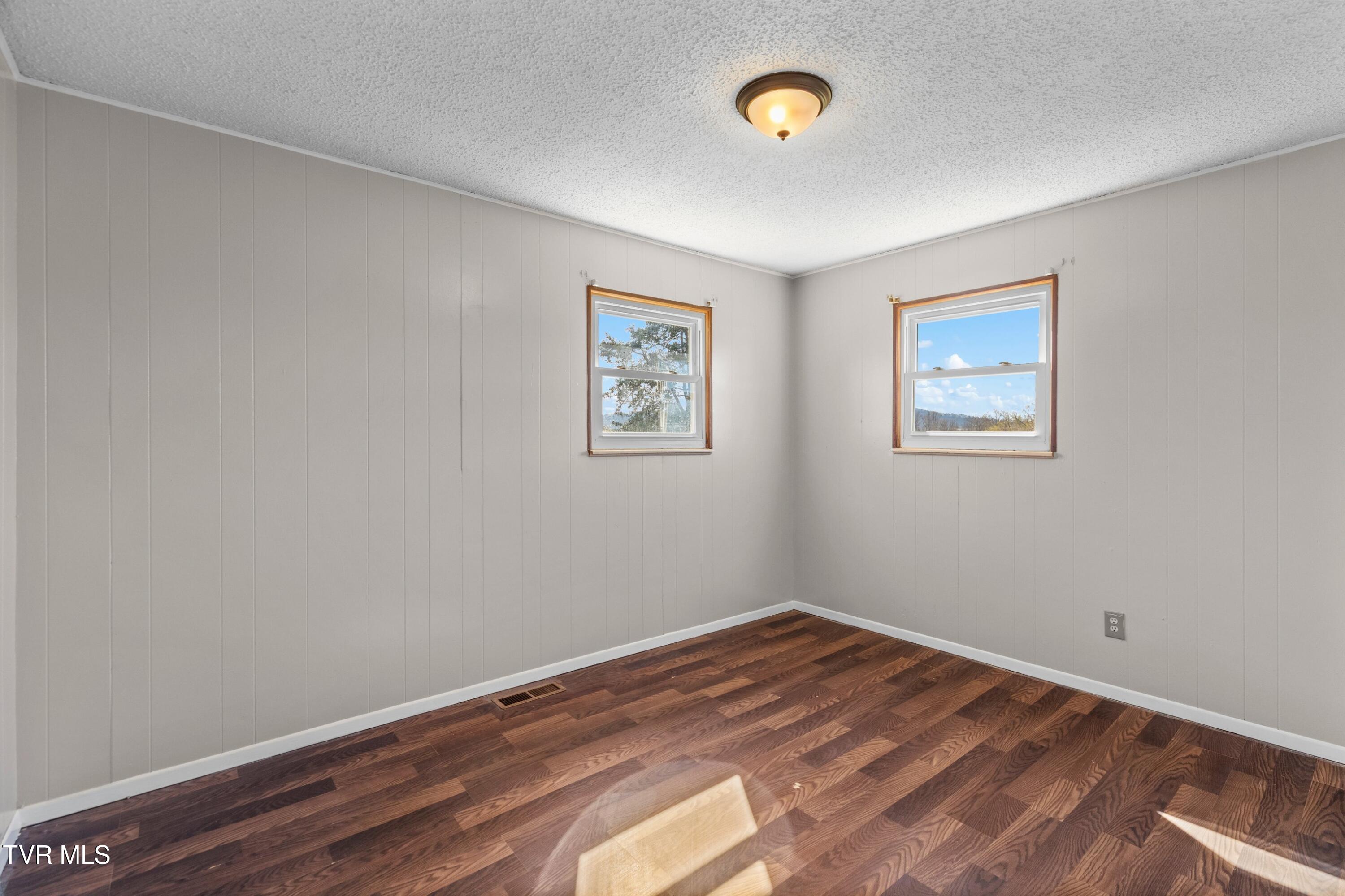 300 Glades Circle Bean Station, TN 37708 - Photo 10 of 36 014-300GladeCircle-BeanStation-TN-37708-