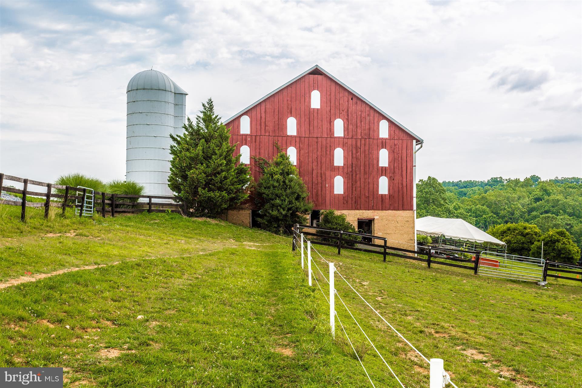 2700 Roderick Road Frederick, MD 21704 - Photo 30 of 30 Large bank barn