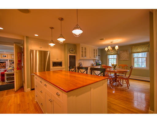 8 Volunteer Road Hingham, MA 02043 - Photo 3 of 26 Gallery Image 3