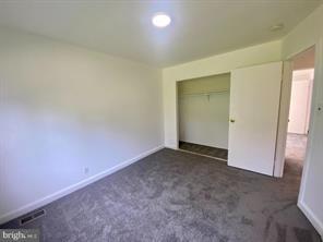 32 South Monroe Road Annapolis, MD 21402 - Photo 7 of 13 Spacious, light-filled bedroom with closet
