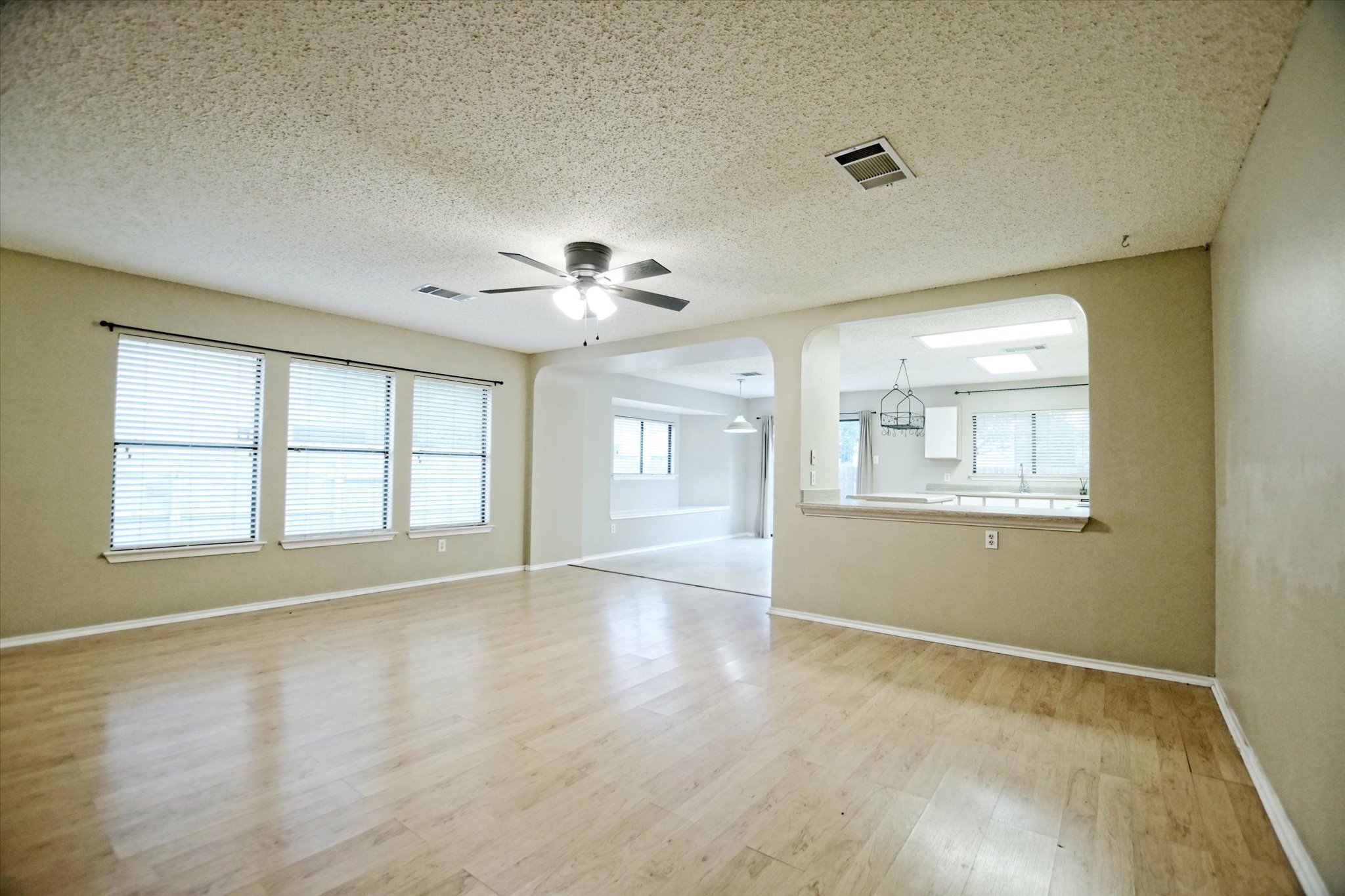 1353 Lakeside Loop Round Rock, TX 78665 - Photo 2 of 21