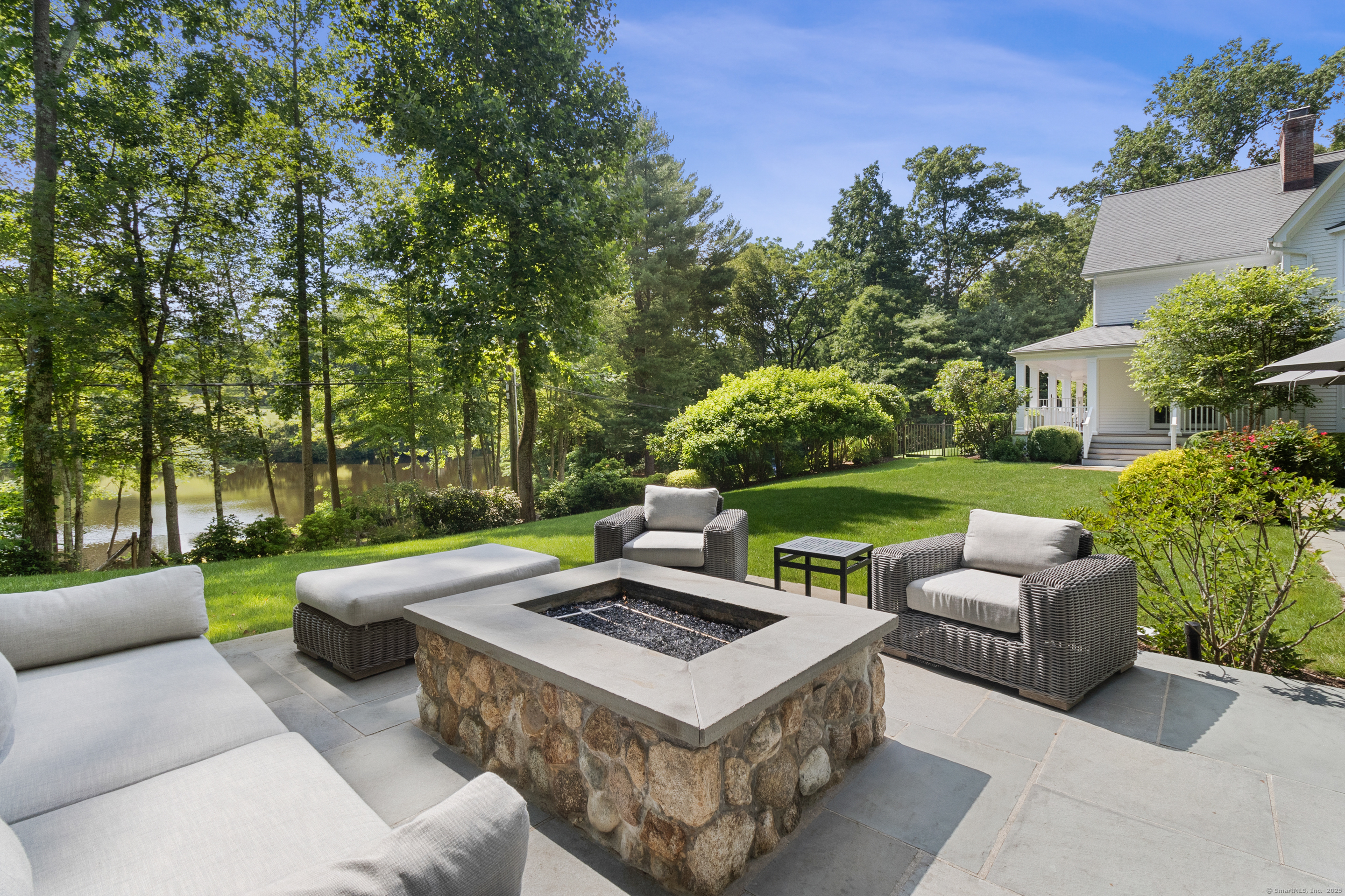 37 Beaverbrook Road Weston, CT 06883 - Photo 7 of 40