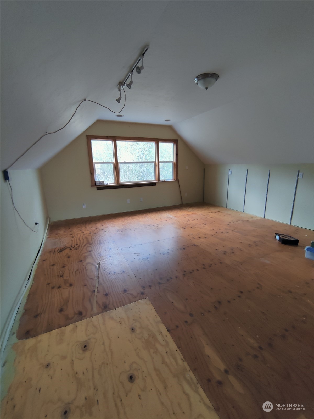 18142 Peter Burns Road Mount Vernon, WA 98274 - Photo 22 of 39 a view of empty room with windows