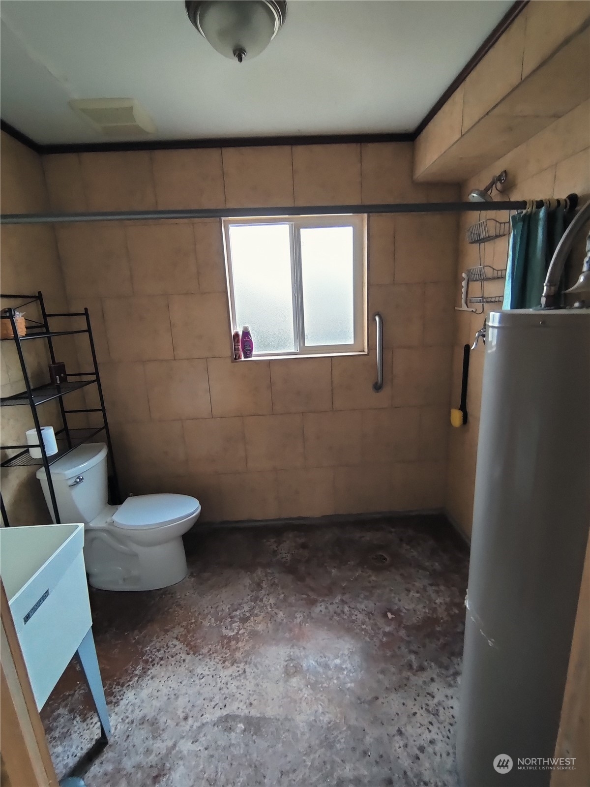 18142 Peter Burns Road Mount Vernon, WA 98274 - Photo 30 of 39 a bathroom with a toilet