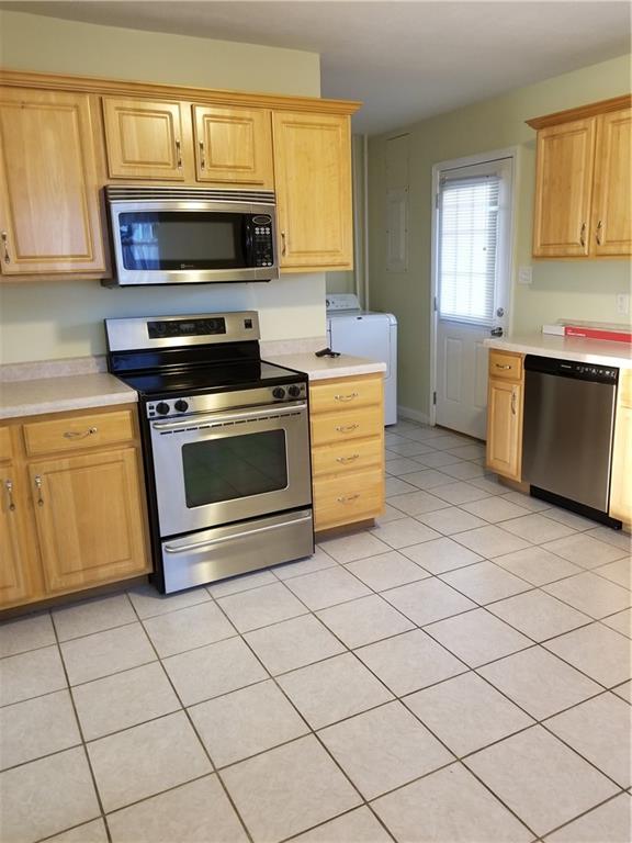 355 South Kenmore Road Indianapolis, IN 46219 - Photo 9 of 28 Gallery Image 9
