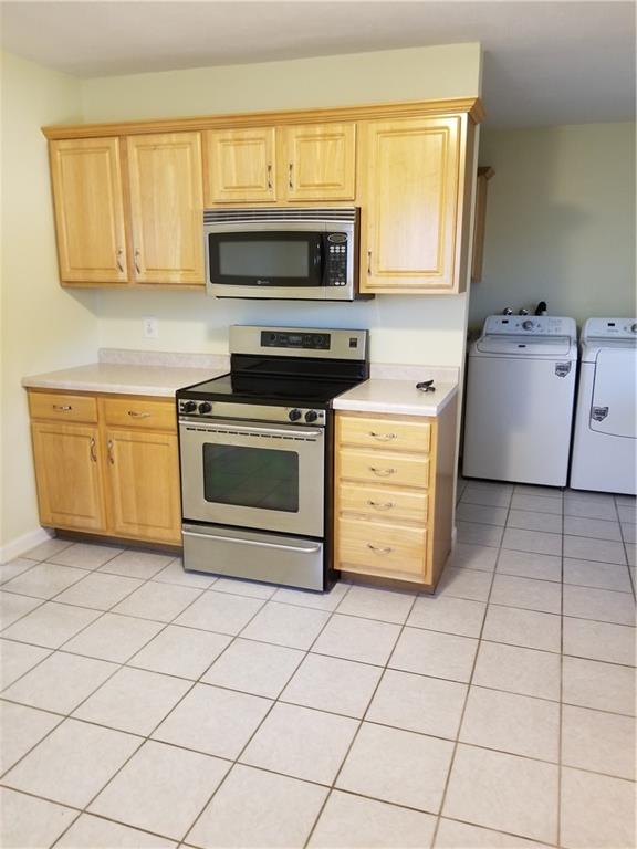 355 South Kenmore Road Indianapolis, IN 46219 - Photo 10 of 28 Gallery Image 10
