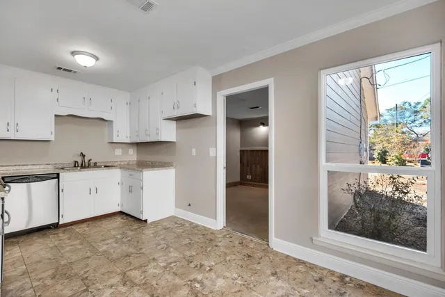 $2,400 | 266 Honeysuckle Way, Niceville, FL 32578