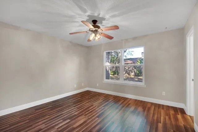 $2,400 | 266 Honeysuckle Way, Niceville, FL 32578