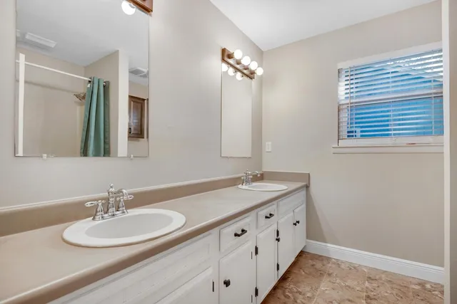 $2,400 | 266 Honeysuckle Way, Niceville, FL 32578