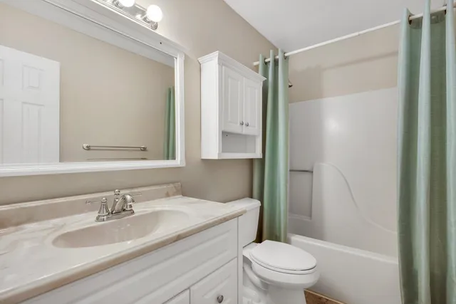 $2,400 | 266 Honeysuckle Way, Niceville, FL 32578