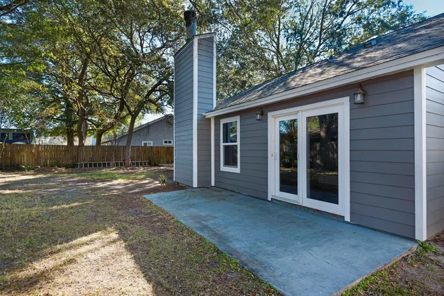 $2,400 | 266 Honeysuckle Way, Niceville, FL 32578