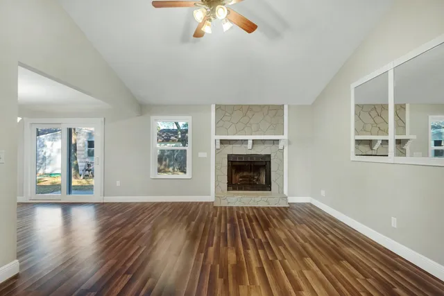 $2,400 | 266 Honeysuckle Way, Niceville, FL 32578