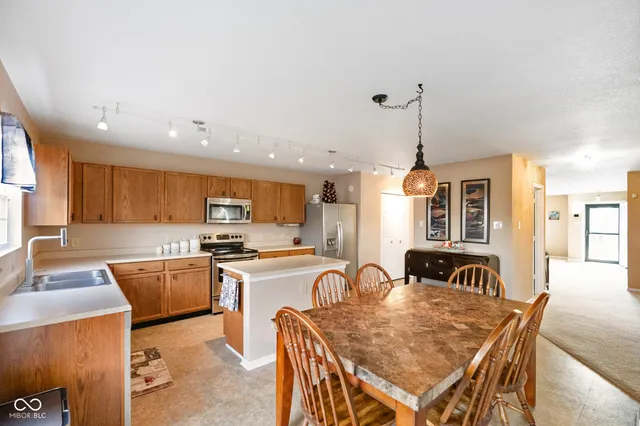 $349,000 | 3052 West Meadowbend Drive, Monrovia, IN 46157