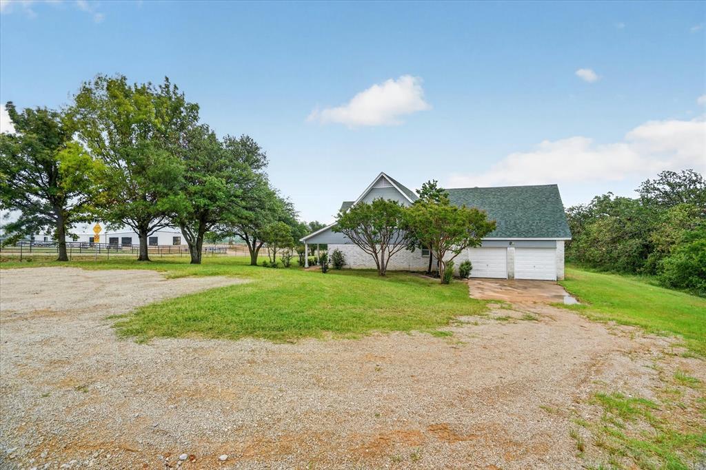 4697 Holbrook Road Springtown, TX 76082 - Photo 26 of 35
