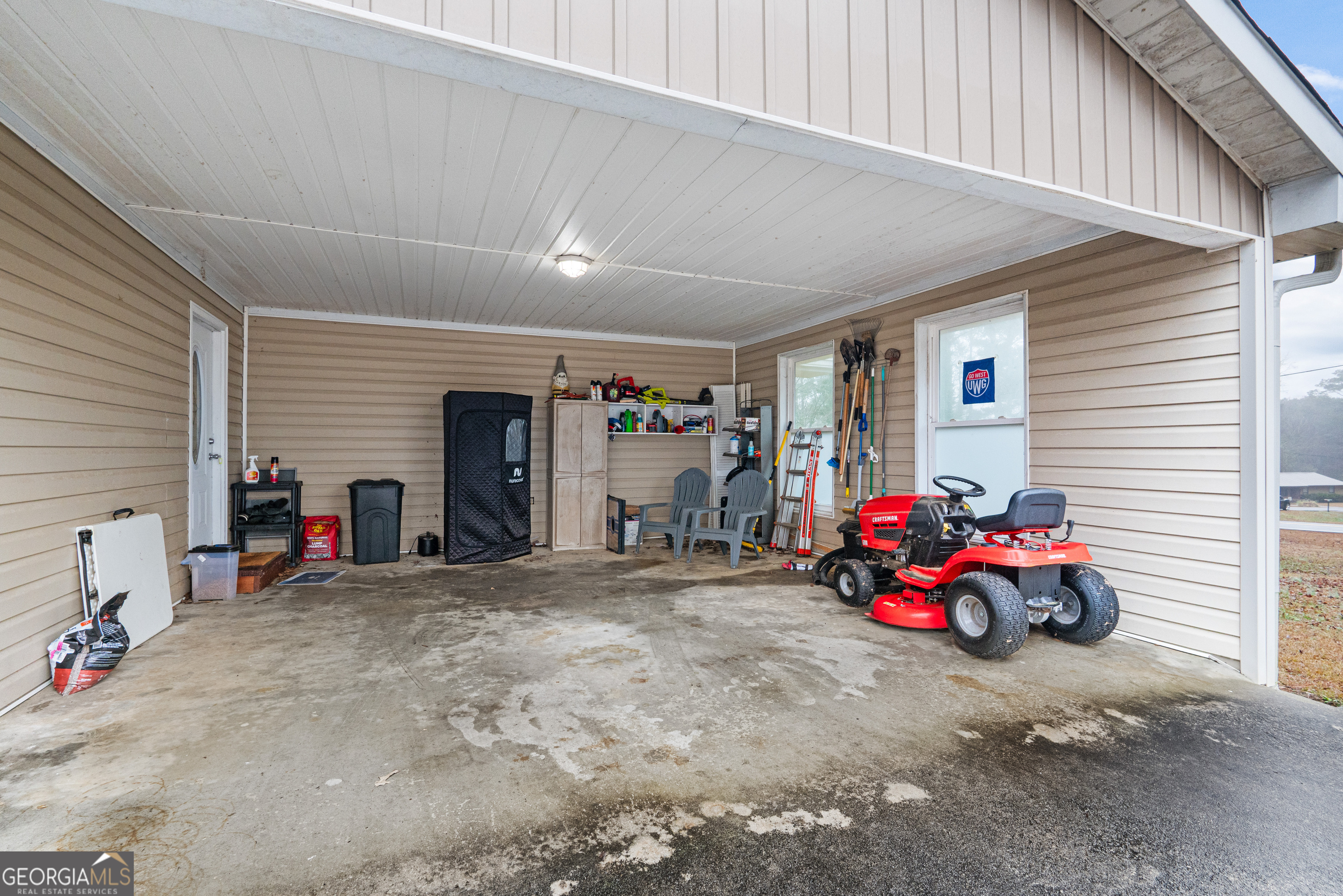 861 Bonner Road Carrollton, GA 30117 - Photo 26 of 38 a view of a garage