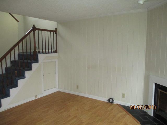 735 Fitzpatrick Road Nashville, TN 37214 - Photo 4 of 8 Living room