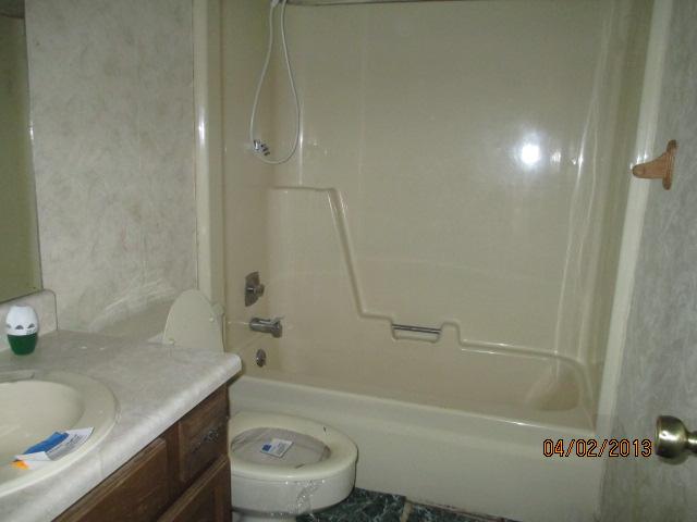 735 Fitzpatrick Road Nashville, TN 37214 - Photo 6 of 8 bathroom