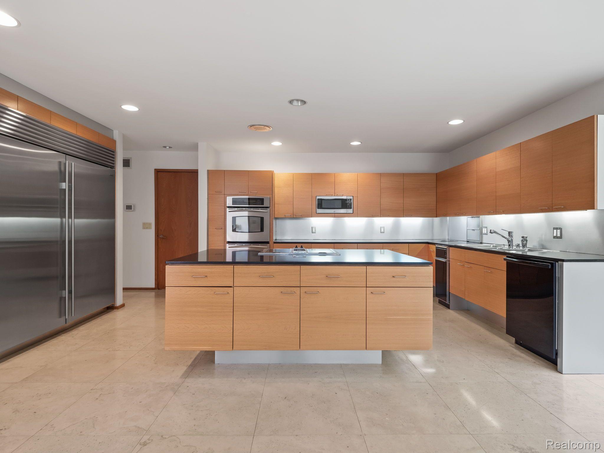 1850 East Vly Road Bloomfield Hills, MI 48304 - Photo 13 of 60 Kitchen
