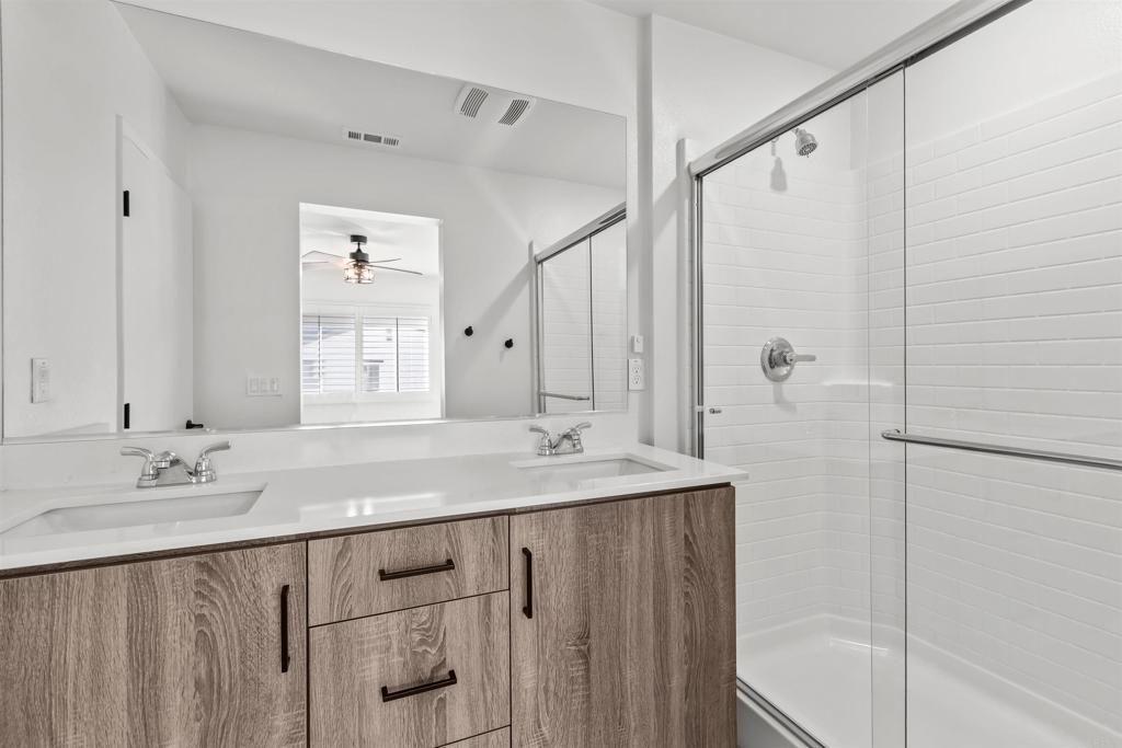 323 Seedling Way Fallbrook, CA 92028 - Photo 12 of 24