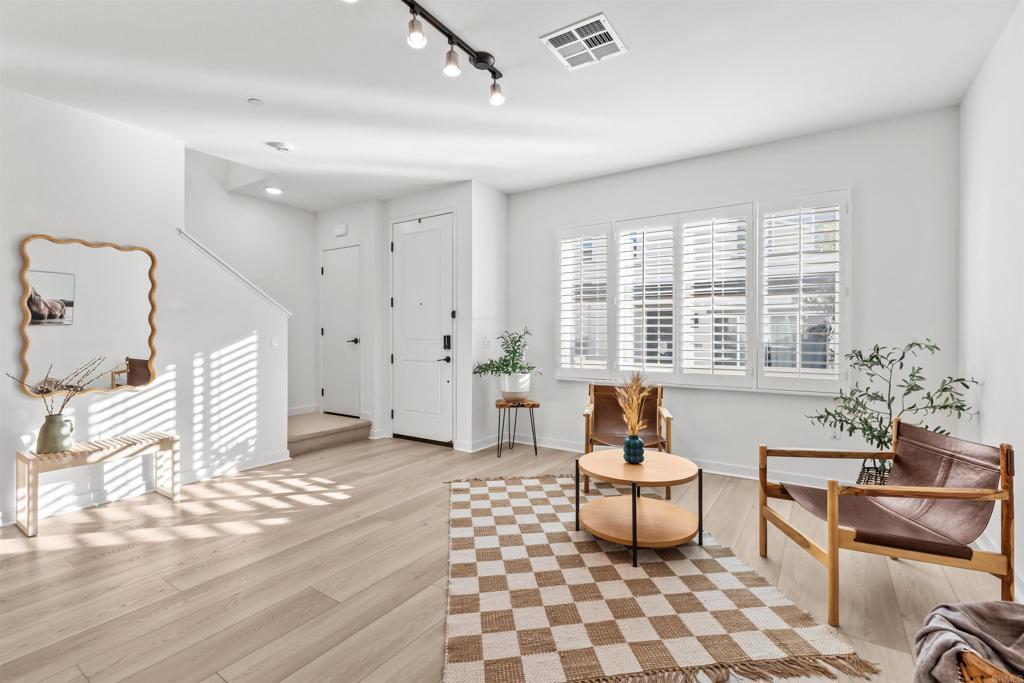 323 Seedling Way Fallbrook, CA 92028 - Photo 3 of 24