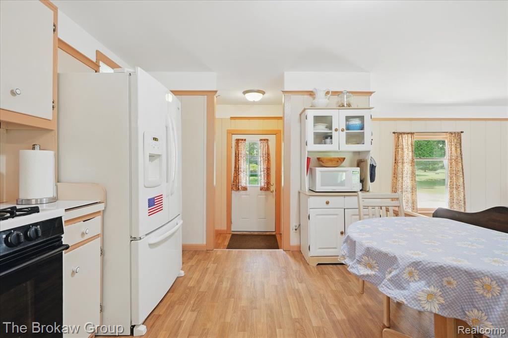 5388 East Potter Road Burton, MI 48509 - Photo 18 of 44 Gallery Image 18