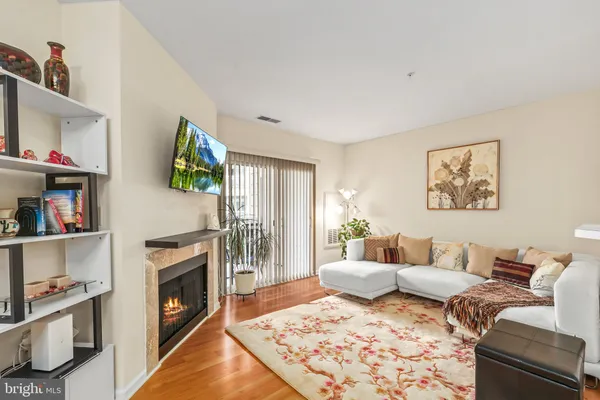 $280,000 | 12919 Alton Square, Unit 212, Herndon, VA 20170