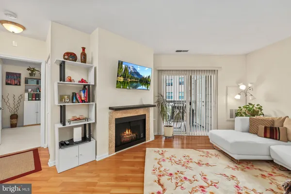 $280,000 | 12919 Alton Square, Unit 212, Herndon, VA 20170