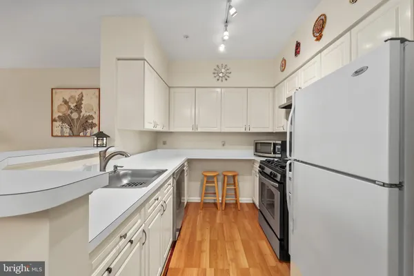 $280,000 | 12919 Alton Square, Unit 212, Herndon, VA 20170