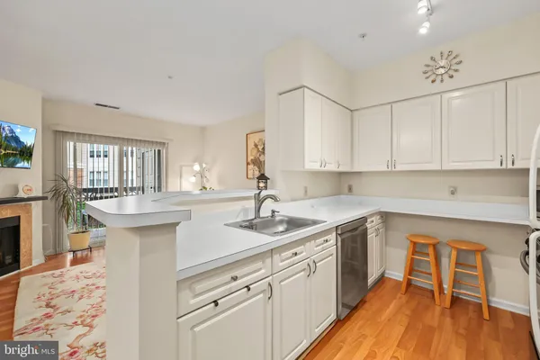 $280,000 | 12919 Alton Square, Unit 212, Herndon, VA 20170