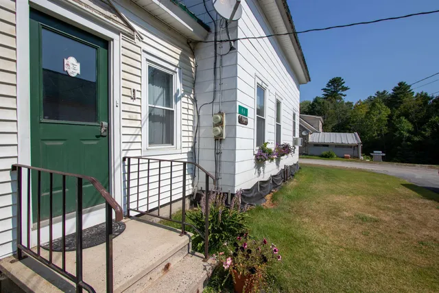 $190,000 | 86 Payette Drive, St. Johnsbury, VT 05819