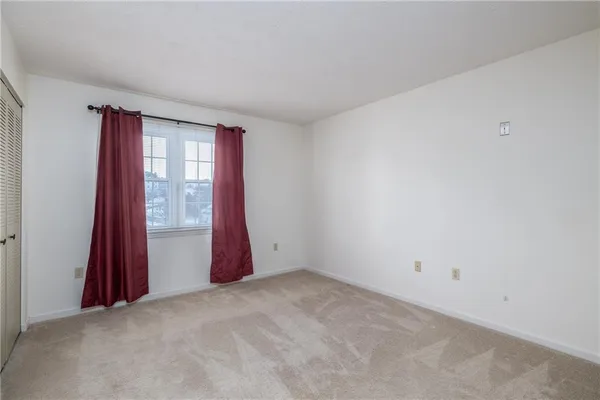 a view of empty room with window