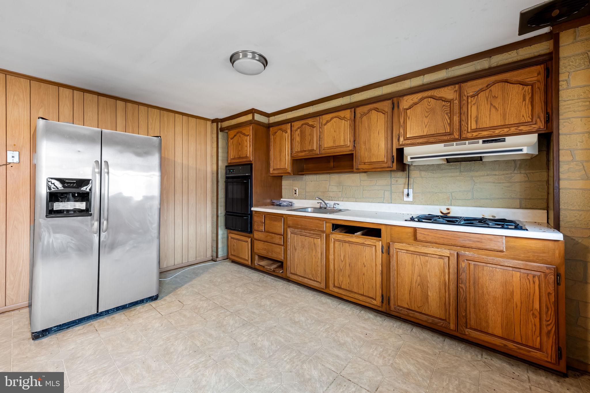 7849 Harold Road Baltimore, MD 21222 - Photo 11 of 31