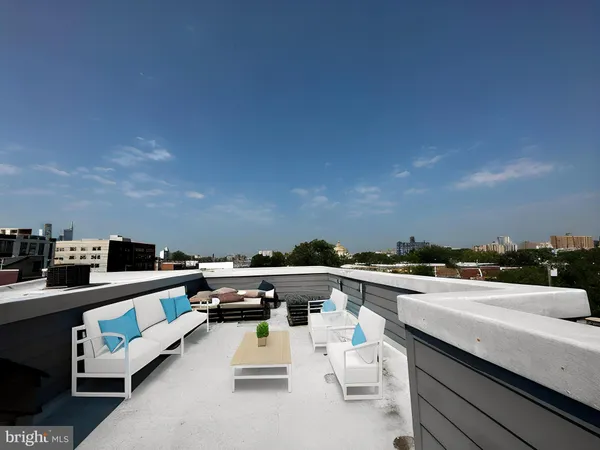 $3,775 | 819 North 5th Street, Philadelphia, PA 19123