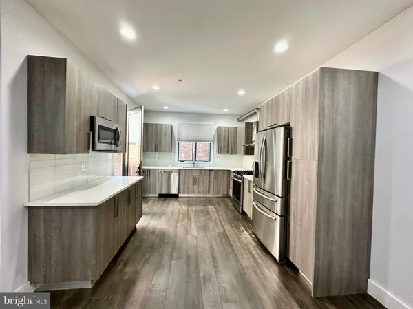 $3,775 | 819 North 5th Street, Philadelphia, PA 19123