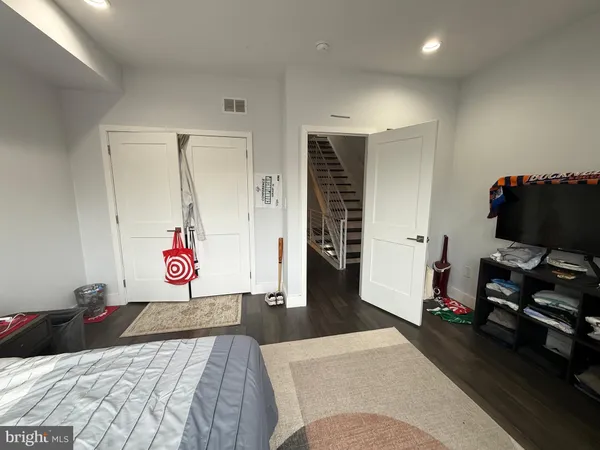 $3,775 | 819 North 5th Street, Philadelphia, PA 19123