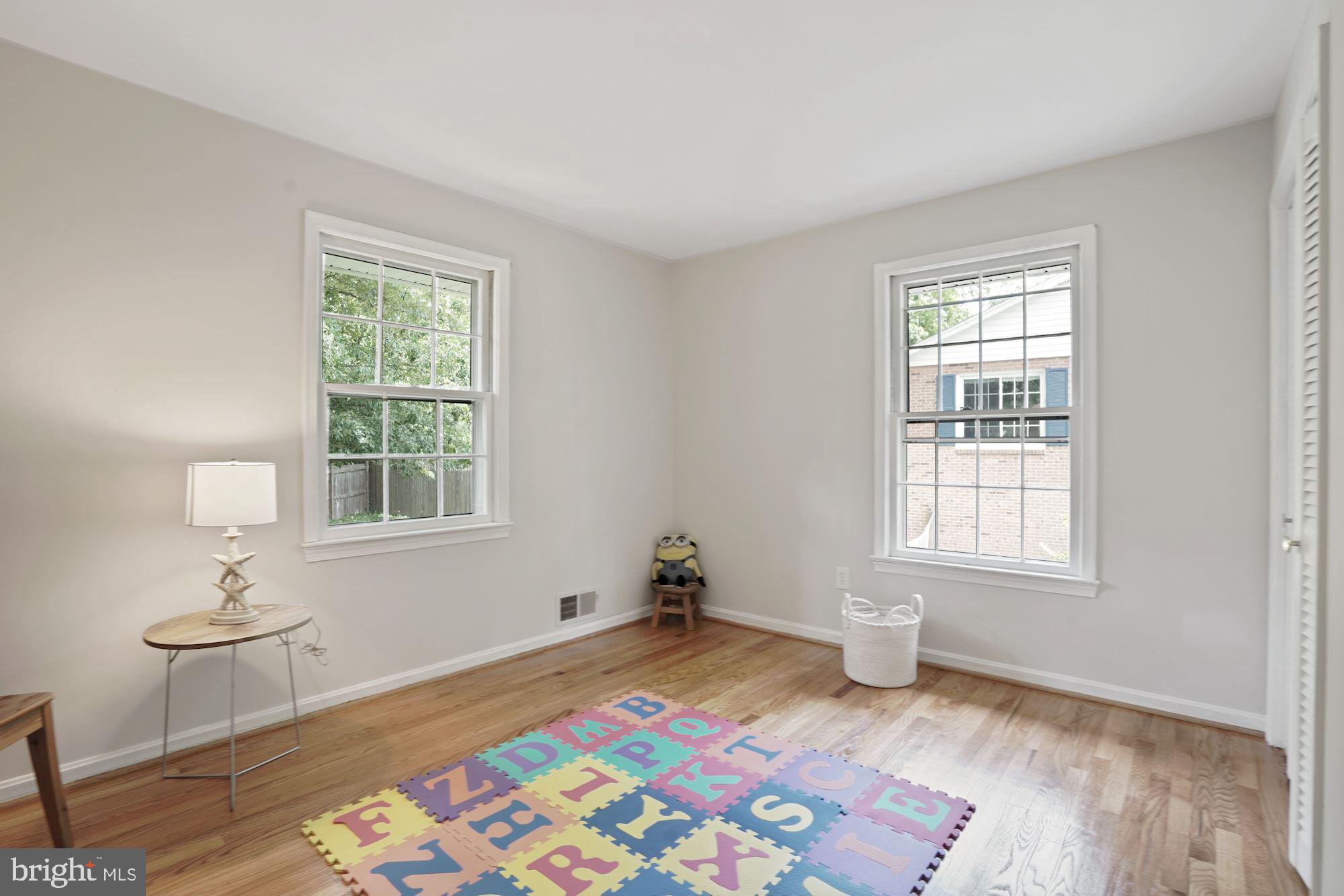 2104 Old Stage Road Alexandria, VA 22308 - Photo 20 of 39 Second bedroom with windows on 2 sides